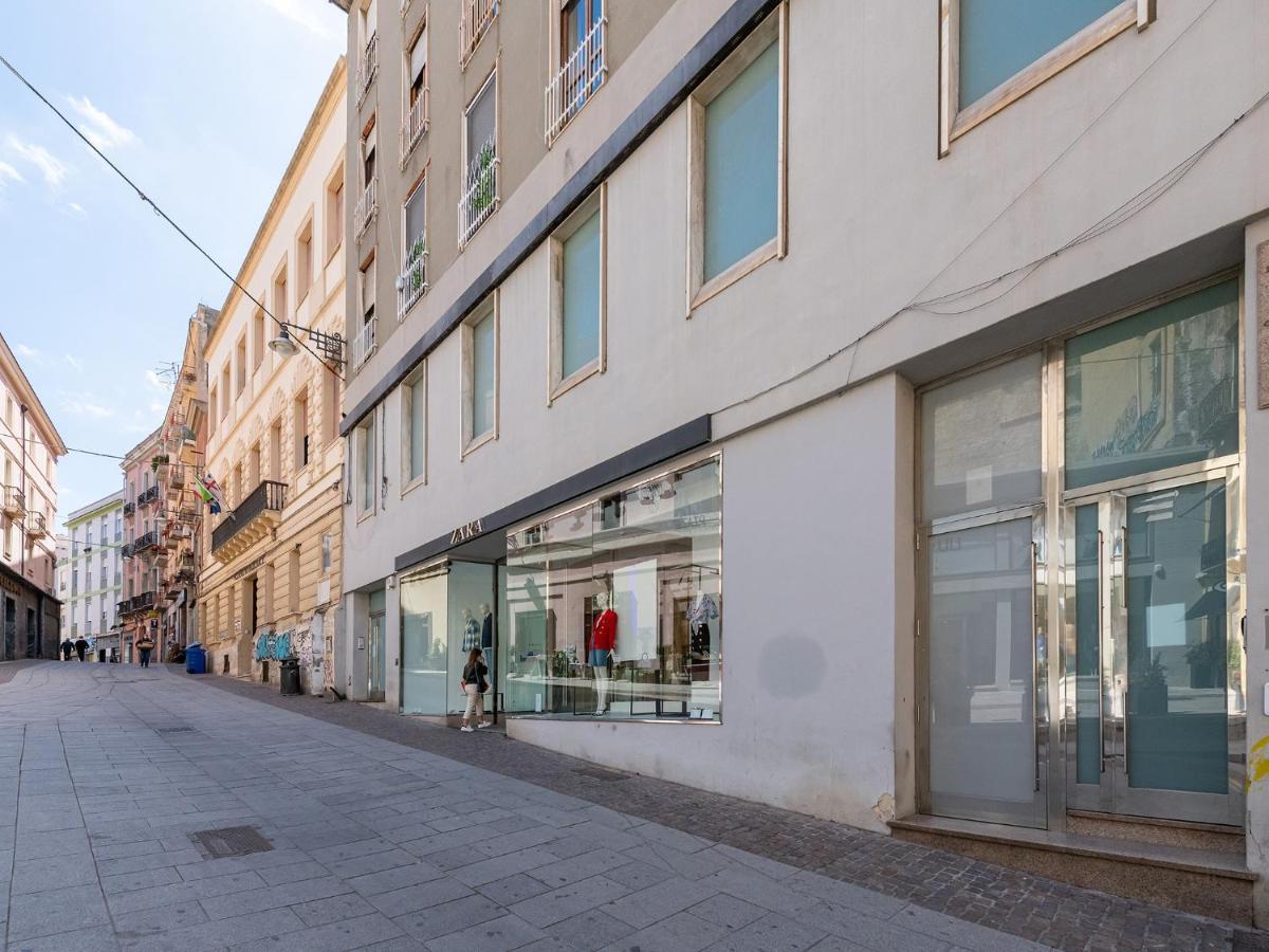 Apartment On Shopping Street Cagliari Bagian luar foto