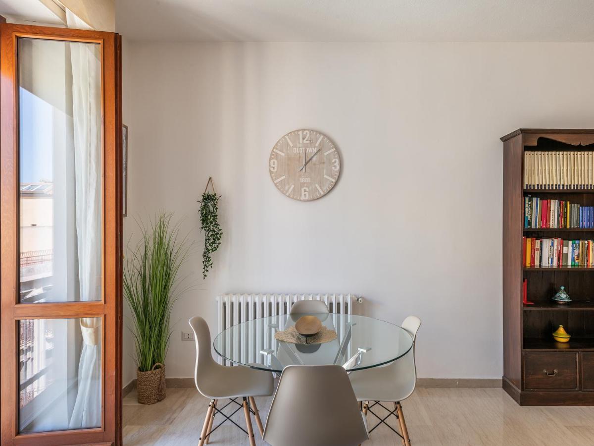Apartment On Shopping Street Cagliari Bagian luar foto