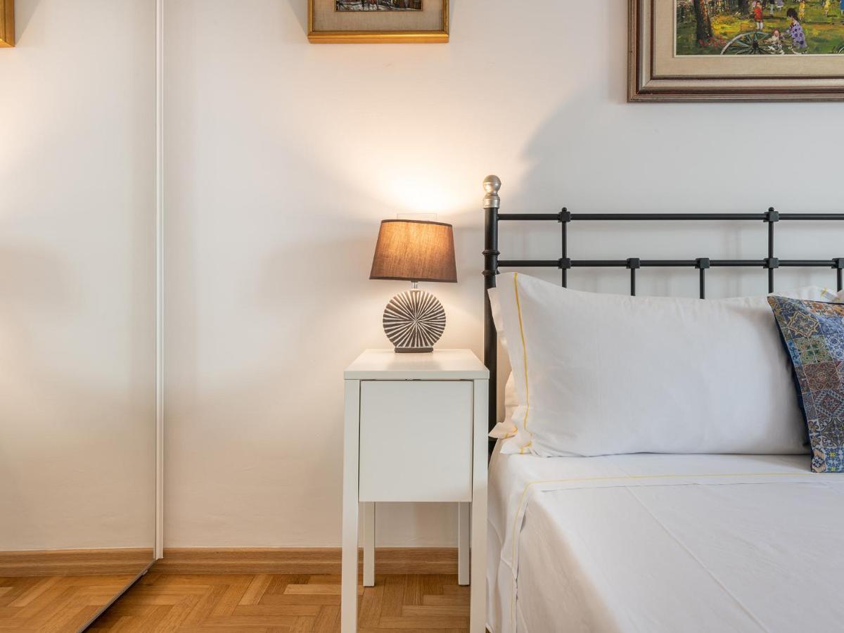 Apartment On Shopping Street Cagliari Bagian luar foto